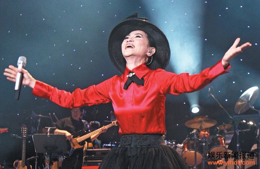 凤飞飞的演唱会永远让凤迷结伴抢票,她的骤逝和体贴更让不同年代的艺人缅怀不已。